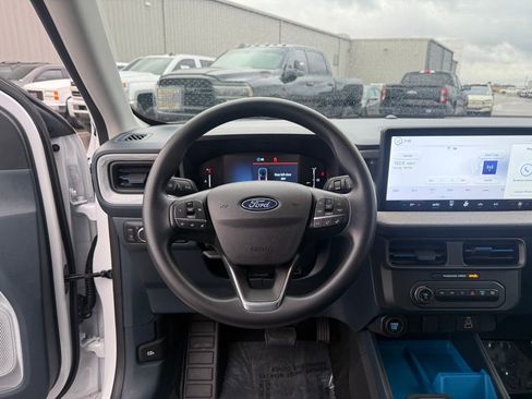 Used 2025 Ford Maverick XLT image 13