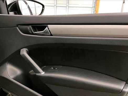 Used 2020 Volkswagen Passat 2.0T SE image 23