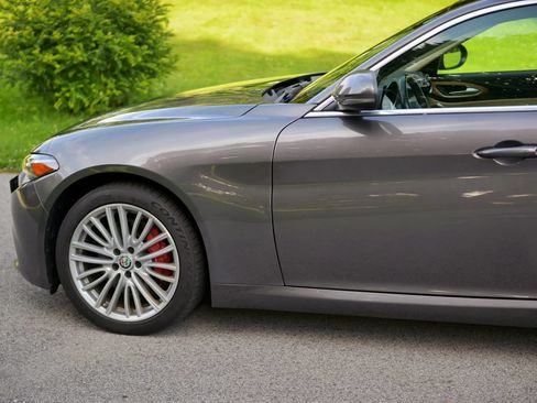 Used 2018 Alfa Romeo Giulia Ti w/ Quick Order Package 22X Lusso AWD/4WD image 12
