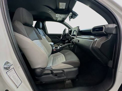 Used 2025 Toyota Tacoma TRD Off-Road image 32