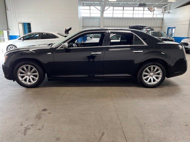 Used 2013 Chrysler 300 C RWD image 6