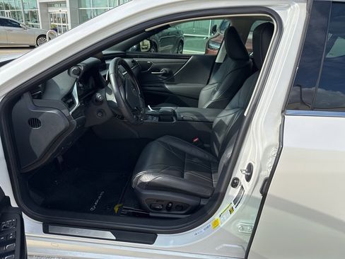 Used 2021 Lexus ES 300h Ultra Luxury w/ Accessory Package 2 image 3