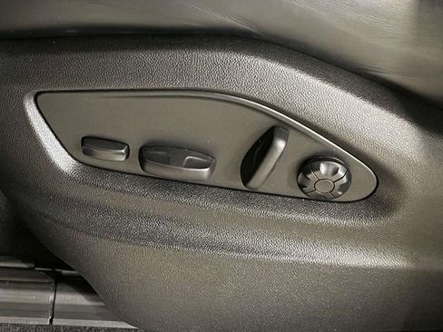 Certified 2023 Porsche Cayenne AWD/4WD image 18