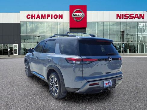 New 2026 Nissan Pathfinder Platinum image 5
