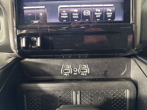 Used 2025 RAM 3500 Laramie image 18