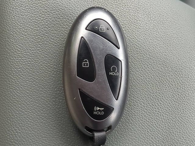 Used 2025 Hyundai Elantra Limited FWD image 28