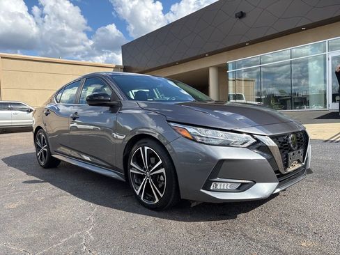 Used 2022 Nissan Sentra SR w/ Trunk Package image 3