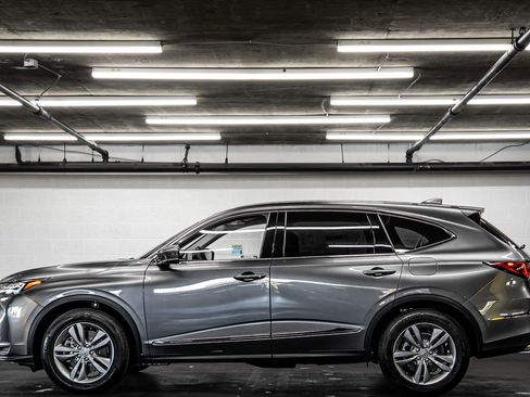 New 2026 Acura MDX SH-AWD image 2