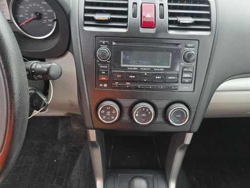 Used 2015 Subaru Forester 2.5i AWD/4WD image 14