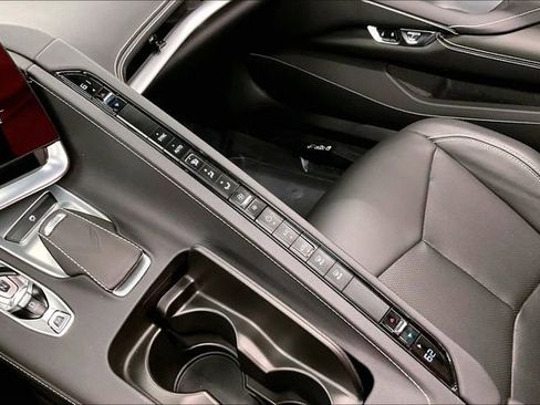 Used 2022 Chevrolet Corvette Stingray Convertible w/ Z51 Performance Package image 30