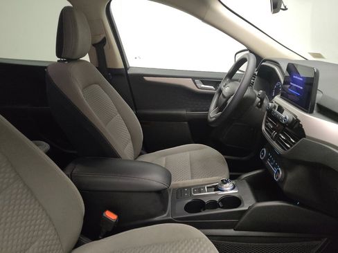 Used 2020 Ford Escape SE image 21