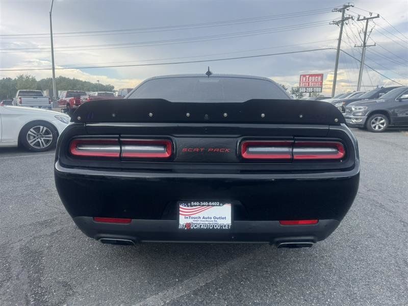 Used 2016 Dodge Challenger R/T Scat Pack w/ Leather Interior Group RWD image 6