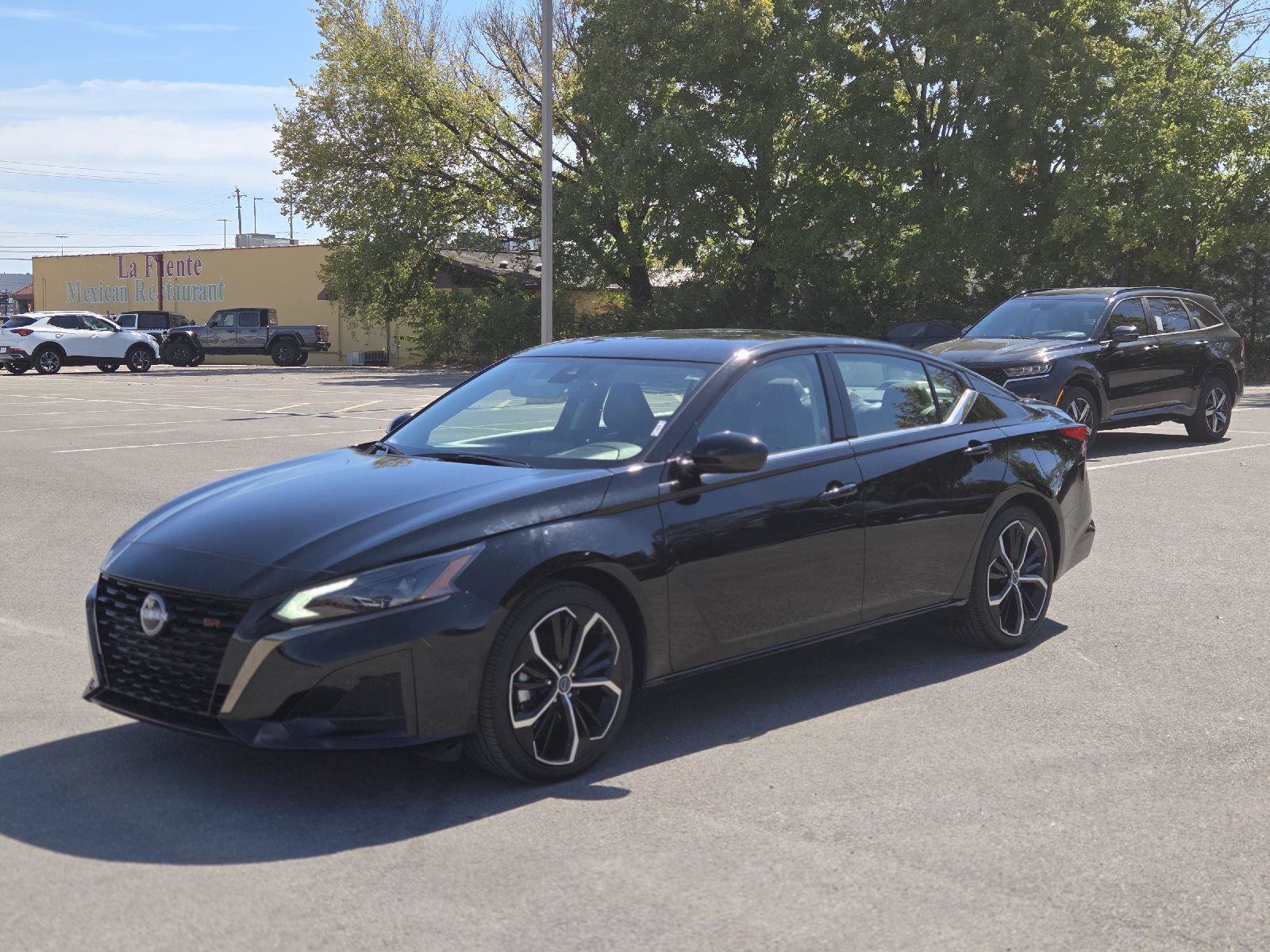 Used 2025 Nissan Altima 2.5 SR FWD image 7