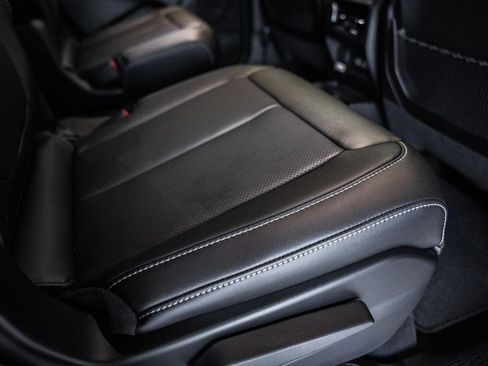 New 2025 Jeep Grand Cherokee L Limited w/ Luxury Tech Group II image 29