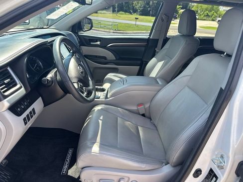 Used 2016 Toyota Highlander Limited AWD/4WD image 19