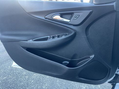 Used 2022 Chevrolet Malibu LT image 9