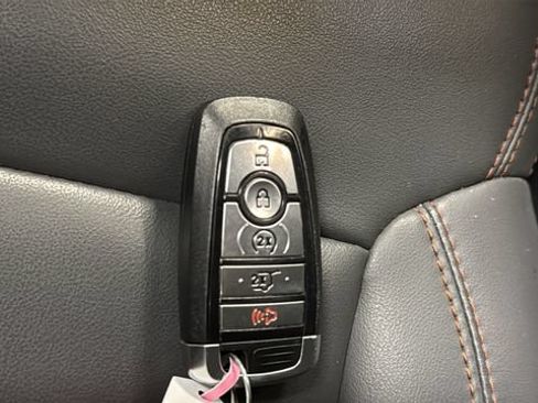 Used 2025 Ford Expedition Max Active AWD/4WD image 40