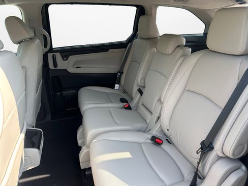 Certified 2026 Honda Odyssey EX-L image 13