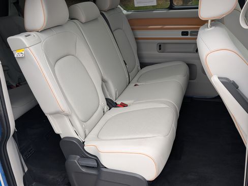Used 2025 Volkswagen ID. Buzz Pro S Plus RWD image 23
