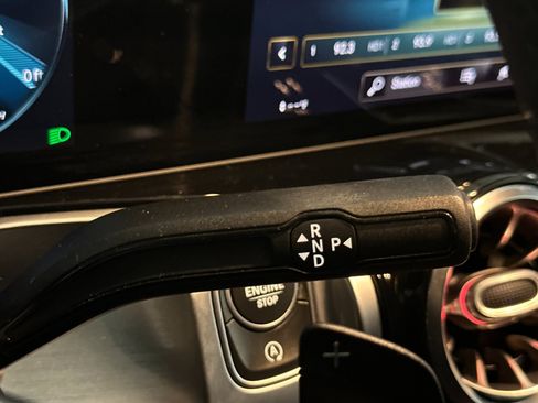 Used 2021 Mercedes-Benz GLB 250 image 20