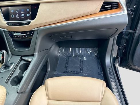 Used 2018 Cadillac XT5 Platinum AWD/4WD image 18