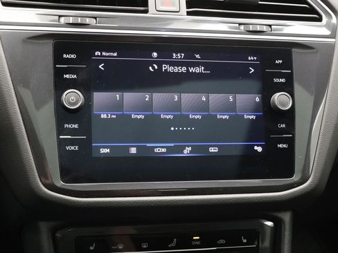 Used 2024 Volkswagen Tiguan SE R-Line image 22