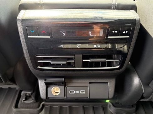 Used 2024 Acura MDX SH-AWD w/ Technology Package image 25