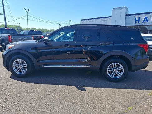 Certified 2023 Ford Explorer XLT w/ Equipment Group 202A AWD/4WD image 4
