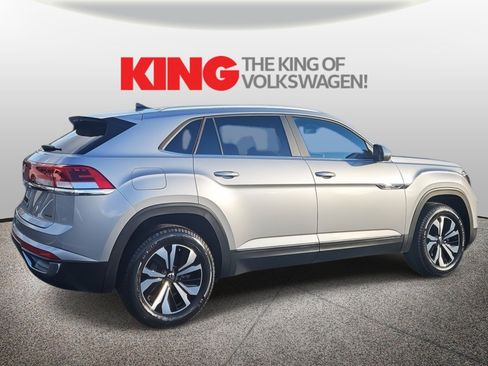 Certified 2024 Volkswagen Atlas Cross Sport SE image 3