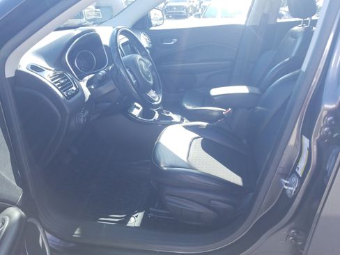 Used 2020 Jeep Compass Latitude image 10