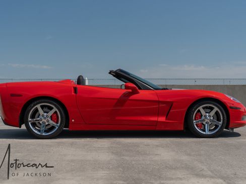 Used 2007 Chevrolet Corvette Convertible w/ Preferred Equipment Group RWD image 7