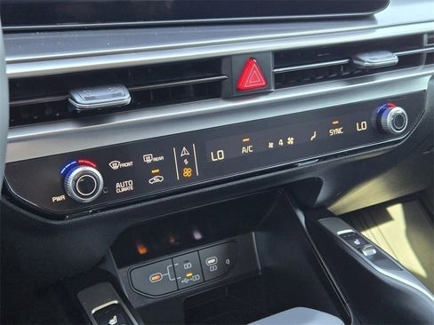 New 2026 Kia Sorento S w/ S Panoramic Sunroof Package image 16