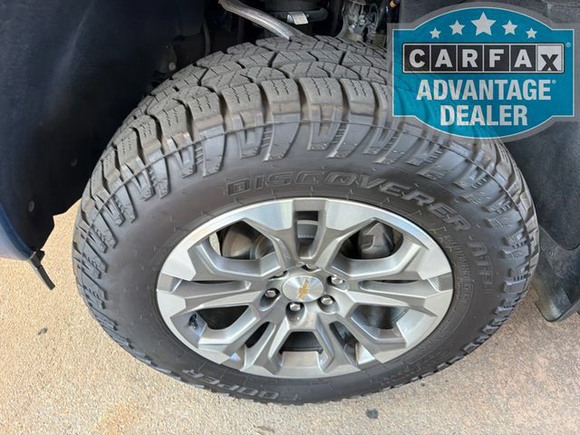 Used 2024 Chevrolet Silverado 1500 High Country w/ Z71 Off-Road Package AWD/4WD image 8