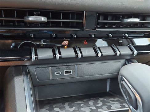 New 2026 GMC Canyon Elevation w/ Convenience Package image 24