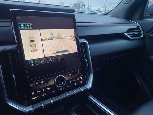 Used 2024 GMC Acadia Elevation image 33