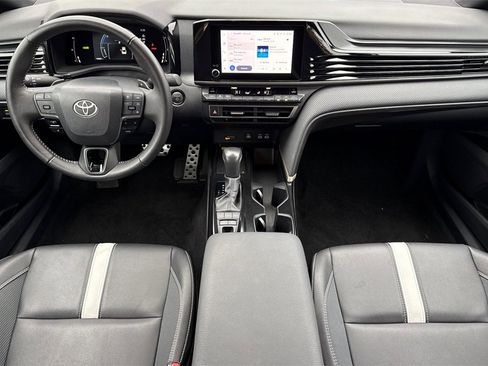 Used 2025 Toyota Camry SE image 20