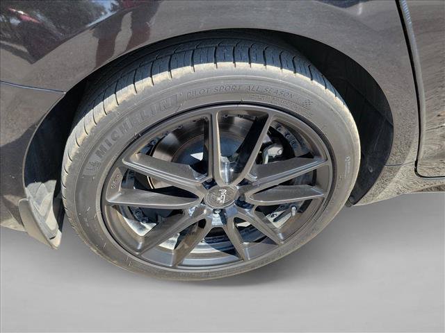 Used 2019 Genesis G70 2.0T Advanced w/ Dynamic Package RWD image 11