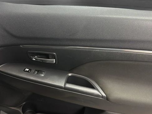 Used 2016 Mitsubishi Outlander Sport ES FWD image 16