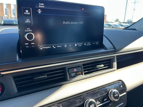 New 2025 Honda Pilot Touring image 29