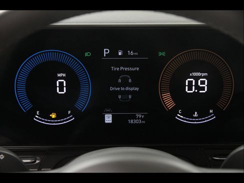 Certified 2025 Hyundai Kona SEL AWD/4WD image 8