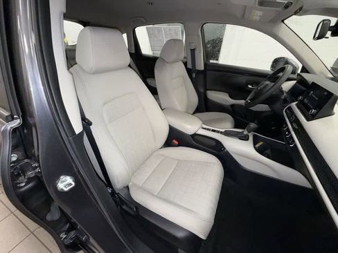 Used 2023 Honda HR-V LX image 16