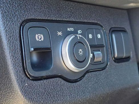 Used 2026 Mercedes-Benz Sprinter 2500 image 25