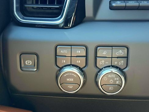 Used 2025 GMC Sierra 3500 Denali Ultimate AWD/4WD image 21