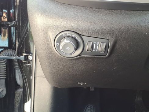 Used 2022 Jeep Compass Latitude w/ Sun and Sound Group AWD/4WD image 15