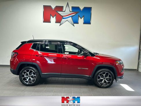 Used 2025 Jeep Compass Limited AWD/4WD image 1