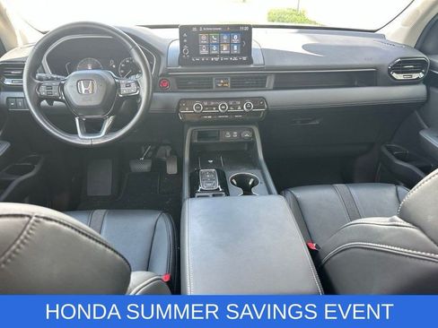 Used 2025 Honda Pilot EX-L image 11