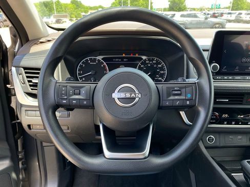 Used 2023 Nissan Rogue SV FWD image 13