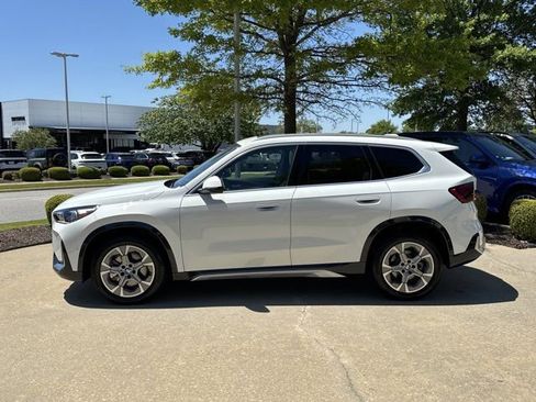 Certified 2025 BMW X1 xDrive28i AWD/4WD image 2