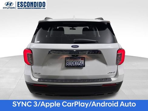 Used 2021 Ford Explorer XLT image 4