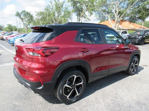 Used 2023 Chevrolet TrailBlazer RS w/ Sun and Liftgate Package FWD image 6